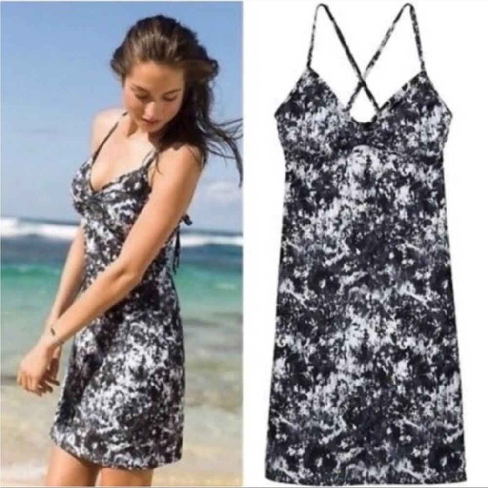 Athleta Zumma Women's Black White Print Zumma Padded Active swim dress sieee